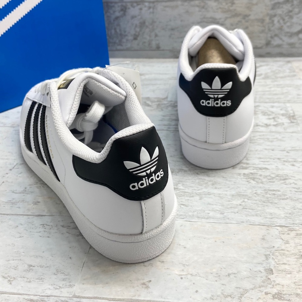 Adidas Superstar Sneakers - Picture 4 of 16